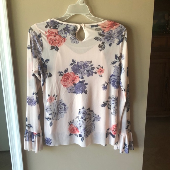flower sheer top with sewn in tank top NWOT - Picture 2 of 3